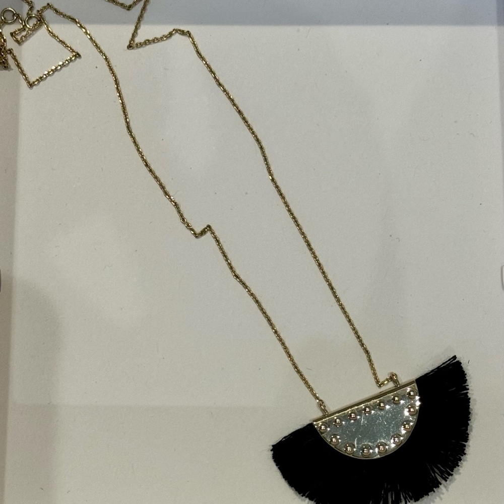 Elegant Black and Gold Necklace